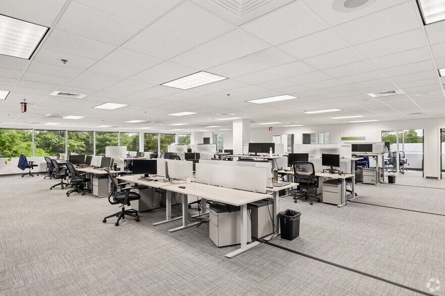 More Photos Of 371 Hoes Ln, Piscataway Office For Sale