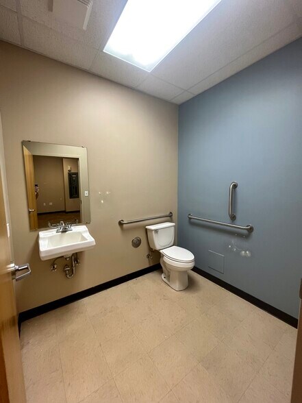 More Photos Of 623 Silver Springs Rd, Cape Girardeau Unknown For Lease