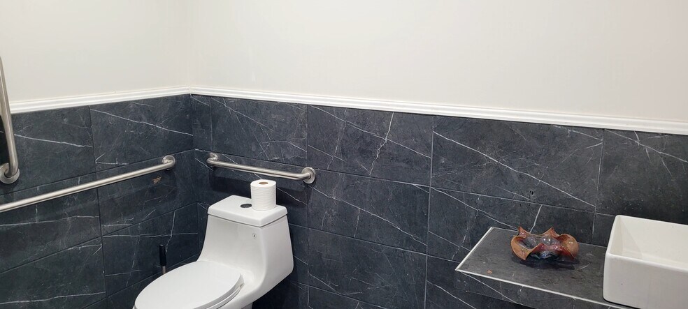 More Photos Of 517 Millburn Ave, Short Hills Storefront For Sale