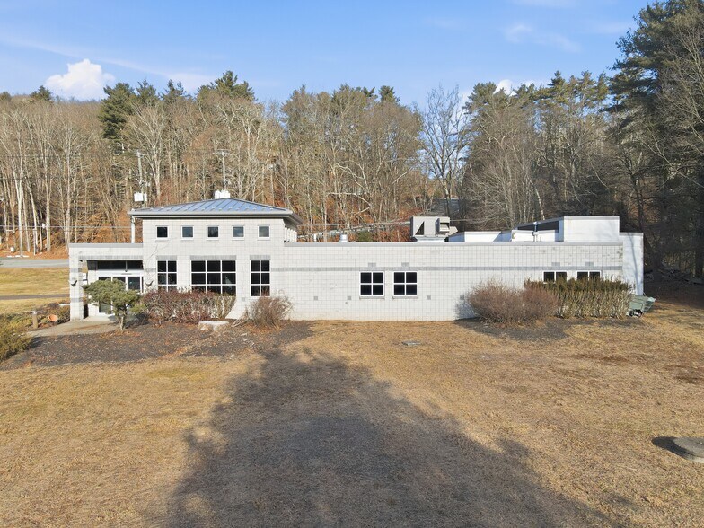 More Photos Of 113 Pocono Dr, Milford Office For Sale