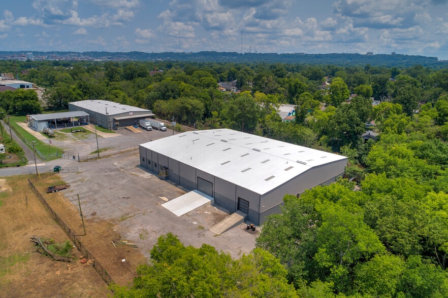 More Photos Of 200 4th St W, Birmingham Warehouse For Lease