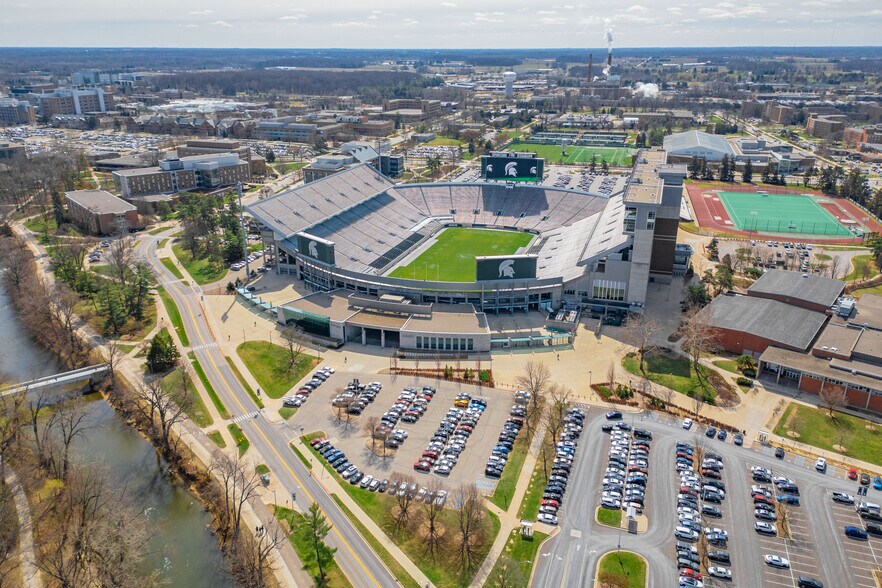 More Photos Of 241 Louis St, East Lansing Apartments For Sale