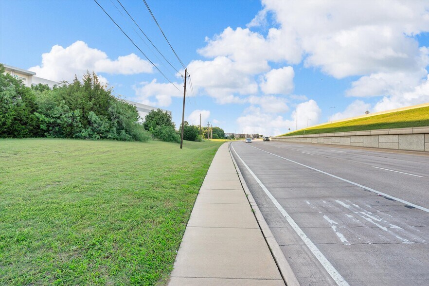 More Photos Of 901 NW 19th St, Grand Prairie Land For Sale