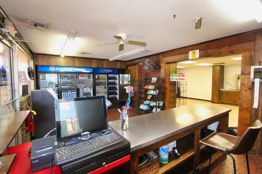 More Photos Of 1301 N Cashua Dr, Florence Specialty For Lease