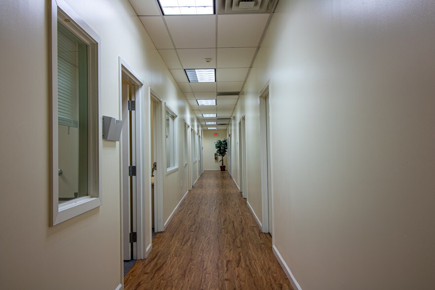 More Photos Of 290 Andrews Rd, Trevose Flex For Lease