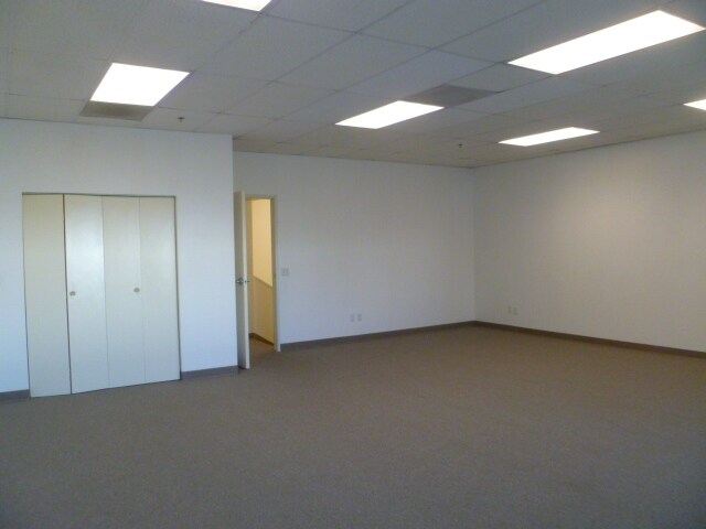 More Photos Of 3100 E Cedar St, Ontario Warehouse For Lease