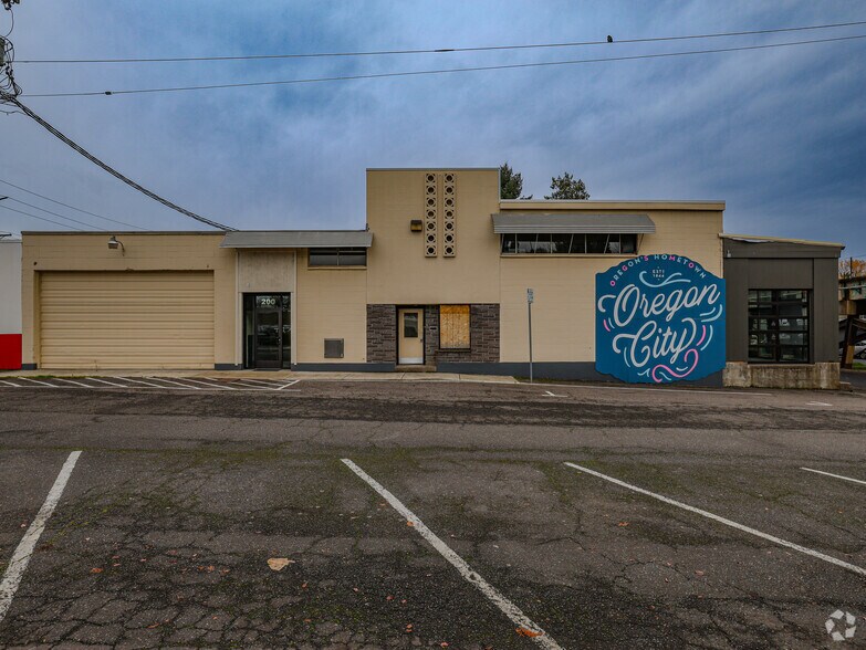 More Photos Of 215 13th St, Oregon City Food Processing For Lease
