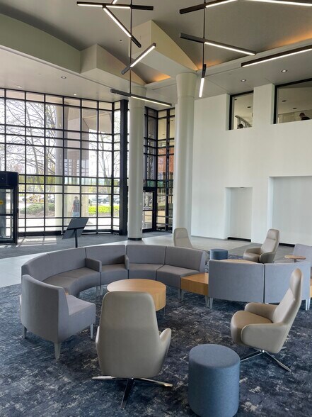 More Photos Of 9555-9595 Springboro Pike, Miamisburg Office For Lease