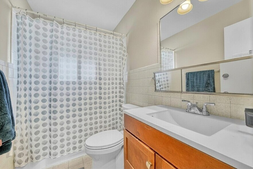 More Photos Of 490 E Elm St, Elizabeth Apartments For Sale