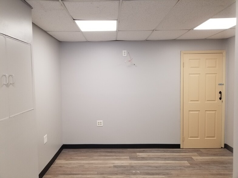 More Photos Of 9244 E Hampton Dr, Capitol Heights Unknown For Lease