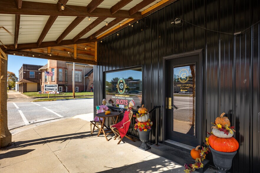 More Photos Of 120 Cumberland St, Greenup General Retail For Sale