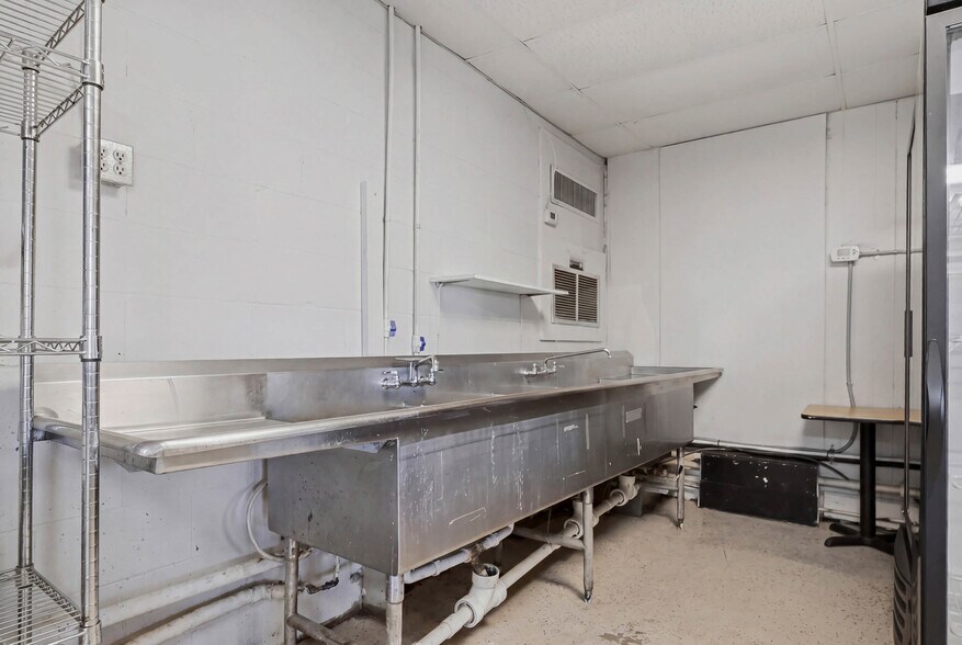 More Photos Of 450 Stephens St, Rochelle Storefront Retail Office For Sale