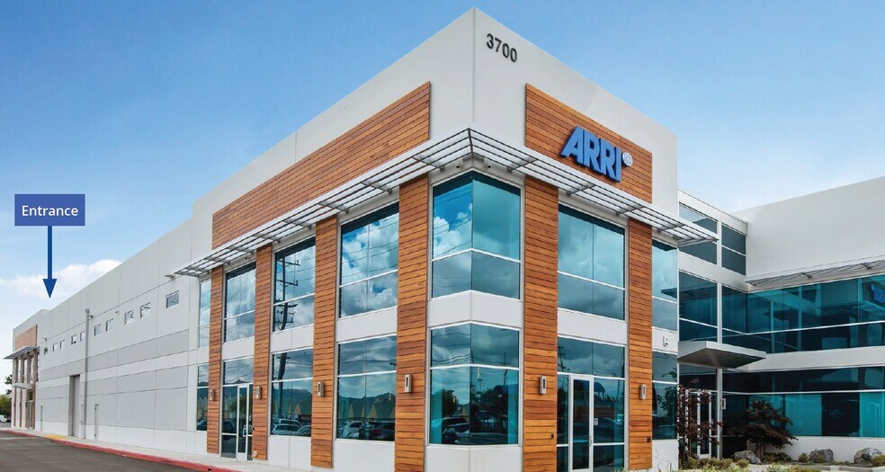 More Photos Of 3700 Vanowen St, Burbank Flex For Lease