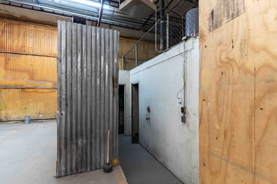 More Photos Of 7212 E Main St, Farmington Warehouse For Sale