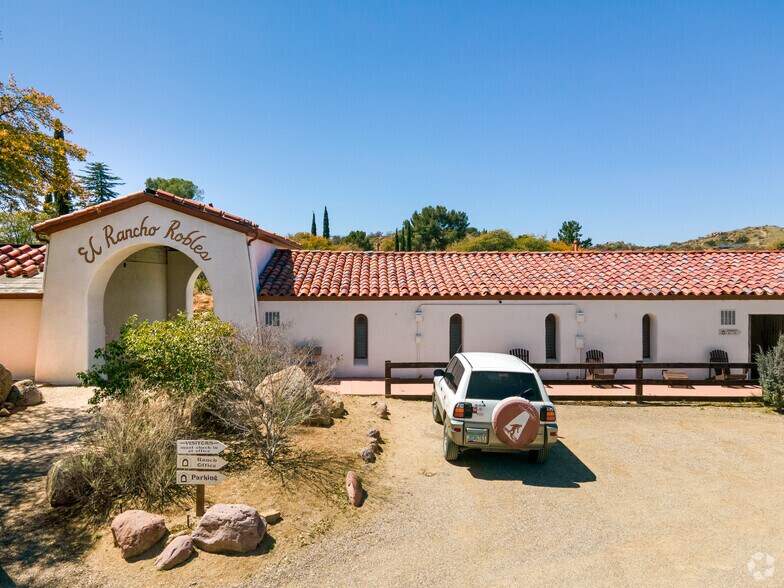 More Photos Of 1170 Rancho Robles Rd, Oracle Hotel For Sale