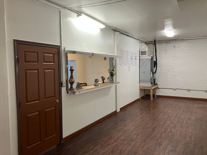 More Photos Of 4500 West Ave, San Antonio General Retail For Lease