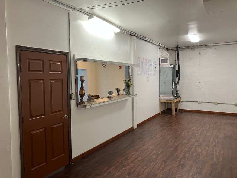 More Photos Of 4500 West Ave, San Antonio Storefront Retail Office For Lease
