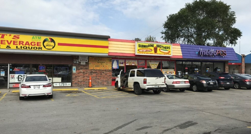 More Photos Of 813-817 W Roosevelt Rd, Maywood General Retail For Sale
