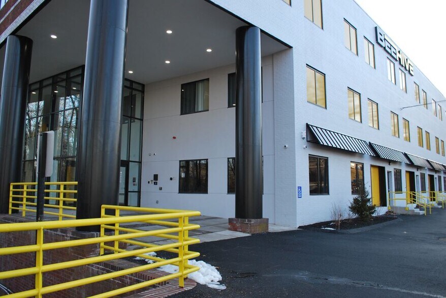 More Photos Of 250 Turnpike Rd, Southborough Office For Lease