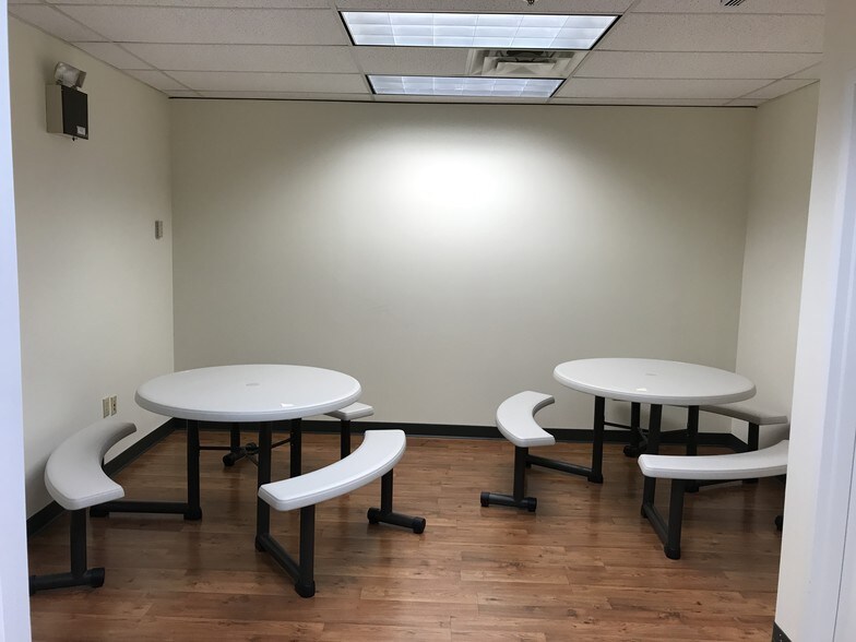 More Photos Of 6500 Brooktree Rd, Wexford Medical For Lease