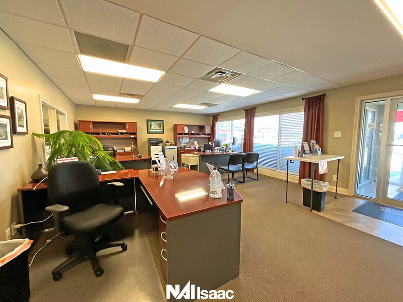 More Photos Of 1316 Versailles Rd, Lexington Office For Sale