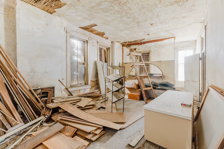 More Photos Of 217 W Lamar St, Americus General Retail For Sale