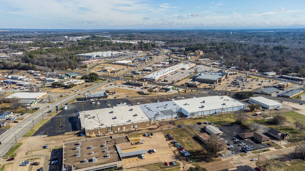 More Photos Of 98-110 Midtown Dr, Kilgore Unknown For Lease