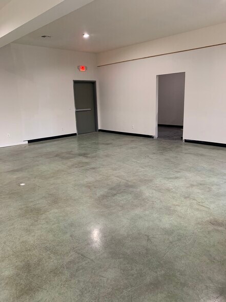 More Photos Of 103 2nd st, Gardiner Storefront For Lease