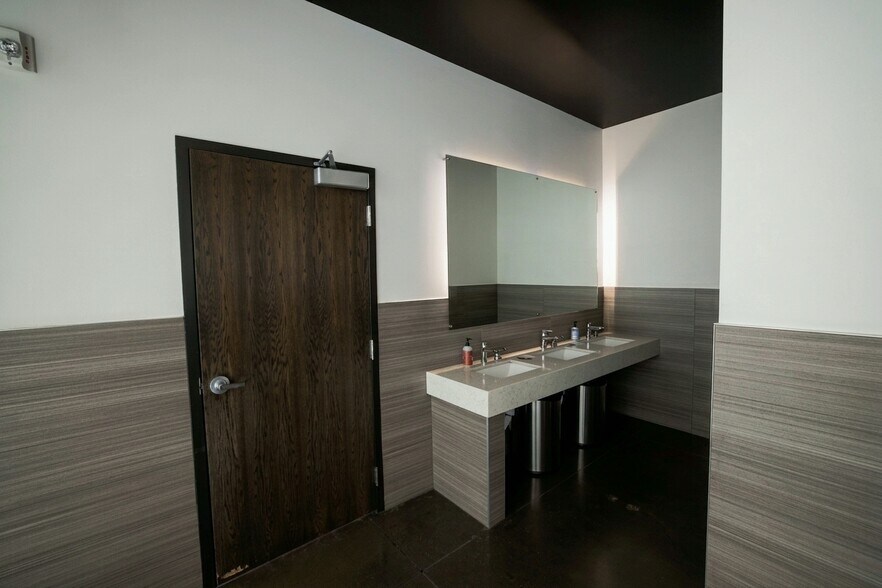 More Photos Of 450 N 1500 W, Orem Office For Lease