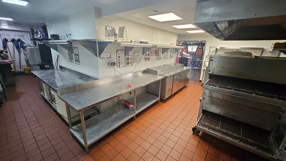 More Photos Of 1523 Madison Ave, Huntington Fast Food For Sale