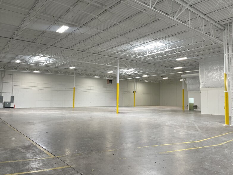 More Photos Of 2853 Dickerson Pky, Carrollton Industrial For Lease