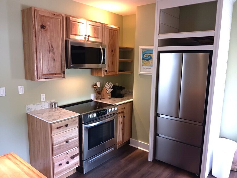 More Photos Of 117 Water St, Stonington Apartments For Sale