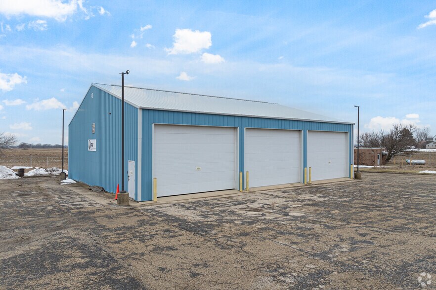 More Photos Of 2869 N 3501st Rd, Seneca Manufacturing For Sale