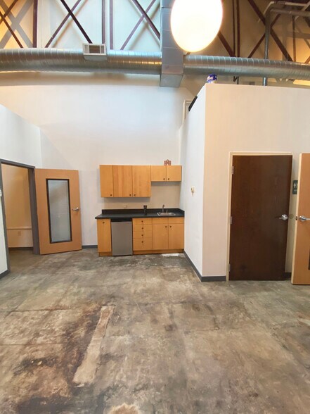 More Photos Of 675 Pulaski St, Athens Loft Creative Space For Lease