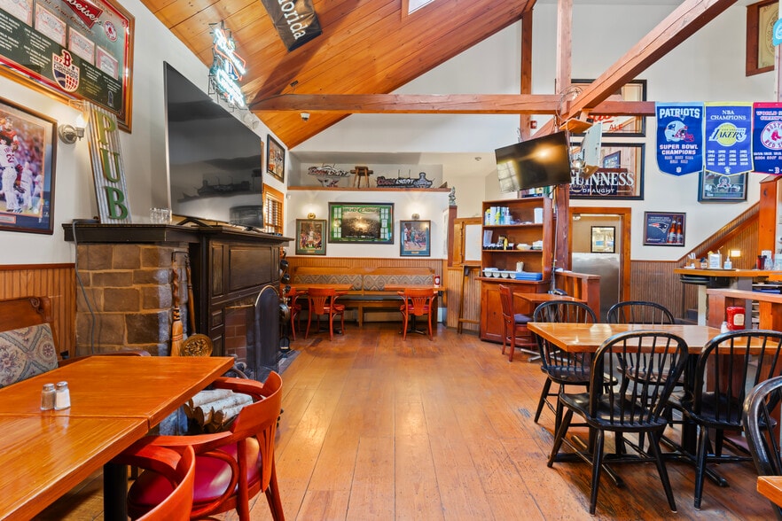 More Photos Of 52 Post Rd, Wells Restaurant For Sale