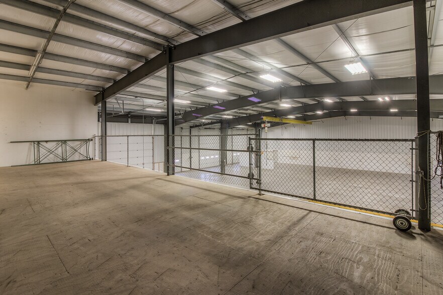 More Photos Of 501 Stover Rd, Grandview Industrial For Sale