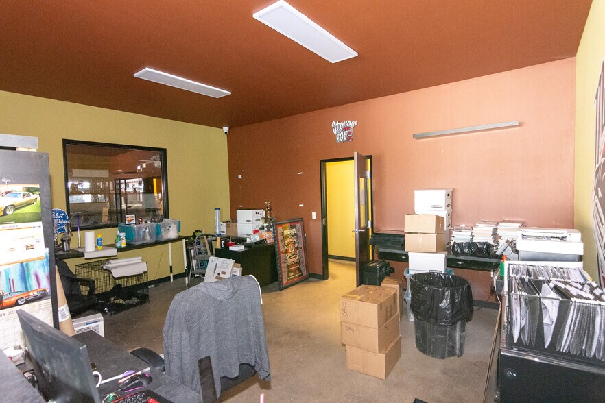 More Photos Of 1131 S Loop 4, Buda Warehouse For Lease