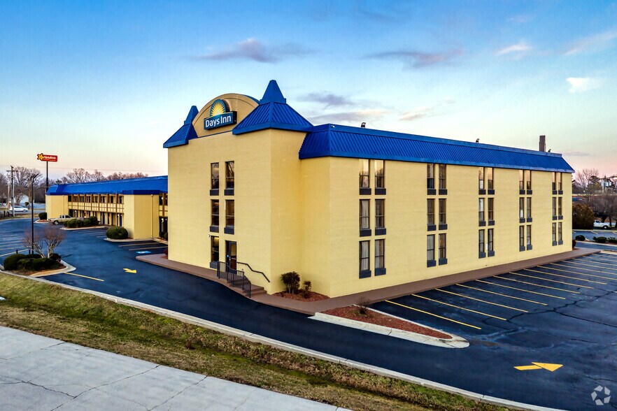 More Photos Of 10002 S Main St, Archdale Hotel For Sale