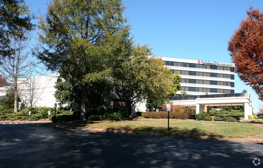 More Photos Of 5790 University Pky, Winston-Salem Hotel For Sale