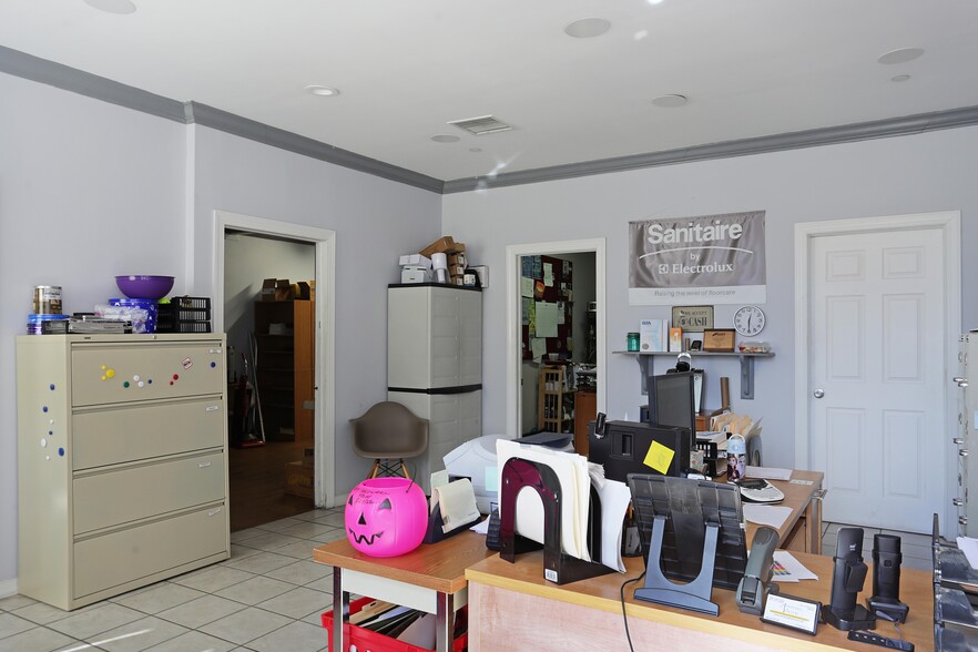 More Photos Of 110 South Ave, Garwood Distribution For Lease