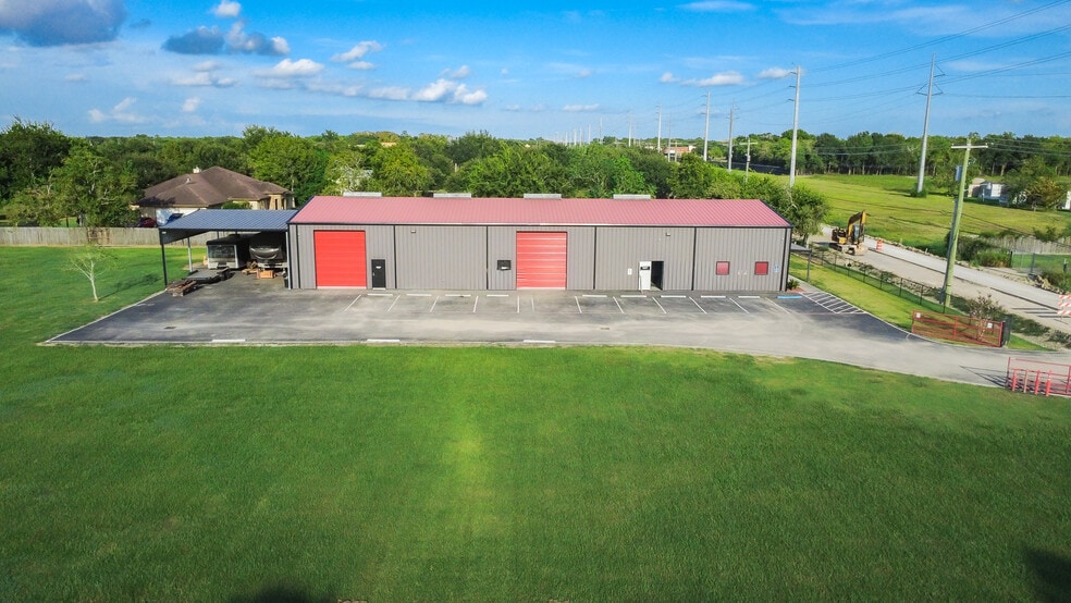 More Photos Of 1201 Steele Rd, Alvin Industrial For Sale