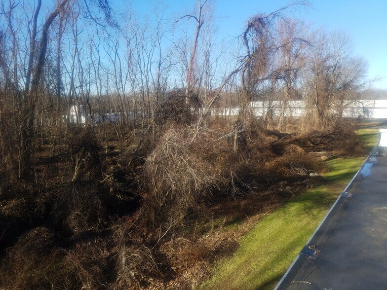 More Photos Of 21 Manning Rd, Enfield Warehouse For Lease