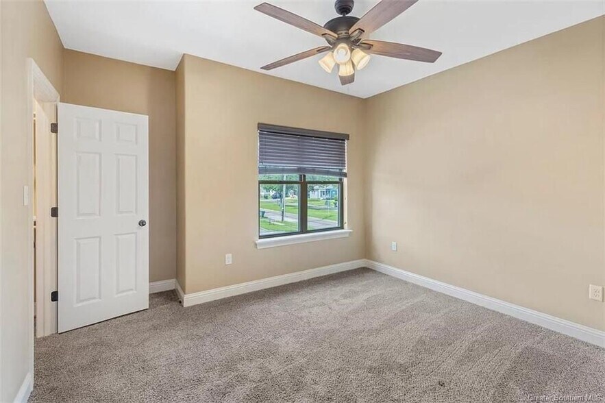 More Photos Of 2703 Enterprise Blvd, Lake Charles Apartments For Sale