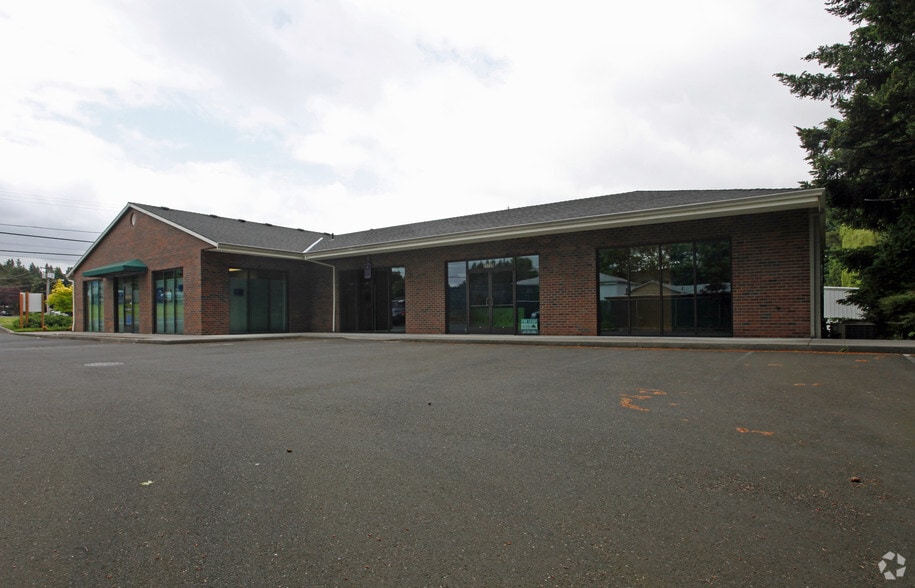 More Photos Of 21721-21739 SE Stark St, Gresham Freestanding For Lease