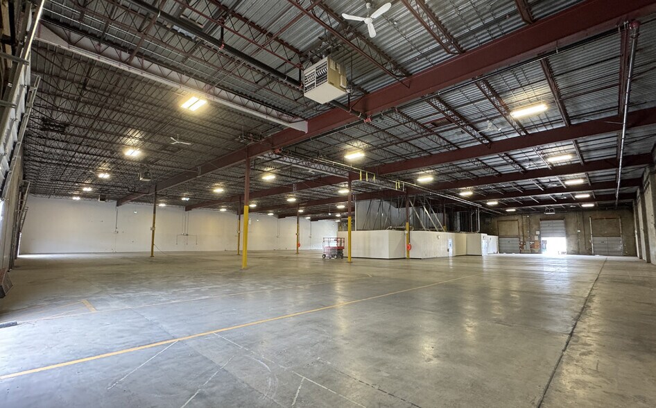 More Photos Of 403 E Kent Ave N, Vancouver Warehouse For Lease
