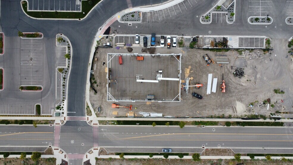 More Photos Of 634 N Mill Road, Vineyard Storefront Retail Office For Lease