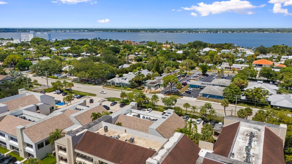 More Photos Of 900 SE Ocean Blvd, Stuart Medical For Sale