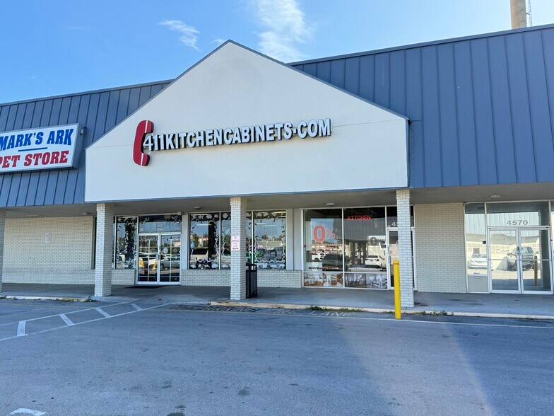 More Photos Of 4550-4644 Lake Worth Rd, Green Acres Unknown For Lease