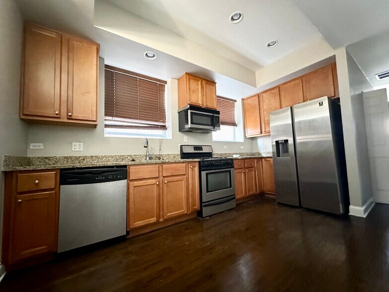 More Photos Of 4601 S Indiana Ave, Chicago Apartments For Sale