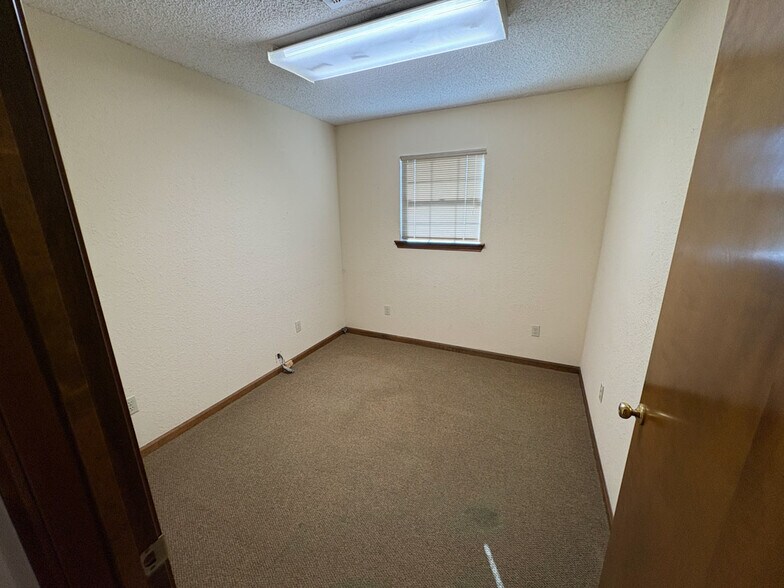 More Photos Of 12192 Tx-62, Orange Office Residential For Sale